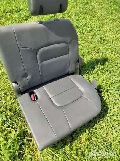 3-й ряд сидений Toyota Land Cruiser 200