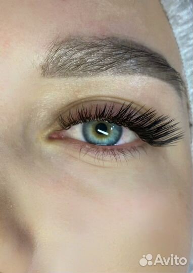 Наращивание ресниц, в студии