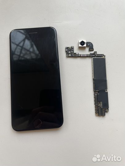iPhone 8, 64 ГБ