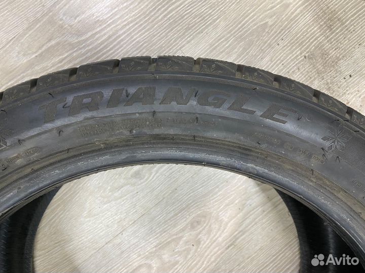 Triangle Snowlink TWT02 245/45 R19 и 275/40 R19 105V