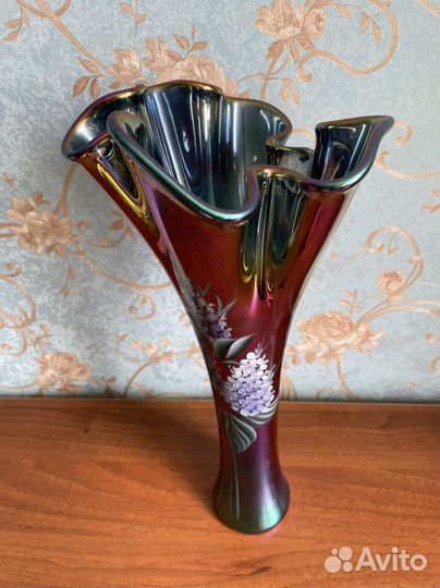 Высокая цветная ваза