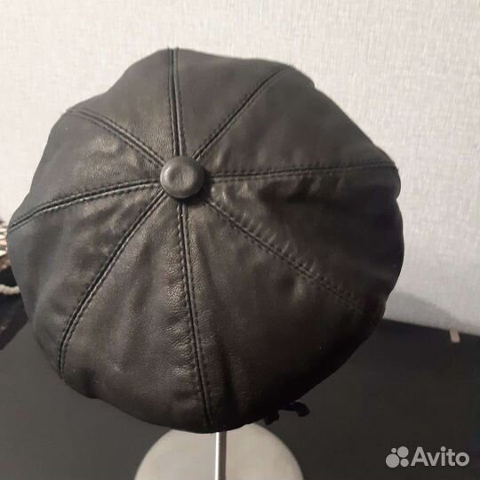 Кепка кожаная женская, утеплённые
