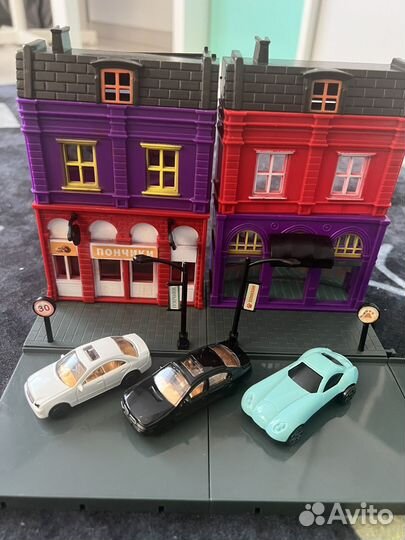 Машинки и домик