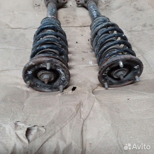 Стойки передние Mitsubishi Galant 8