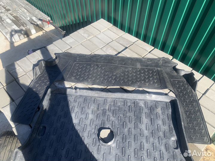 Коврики на LADA largus