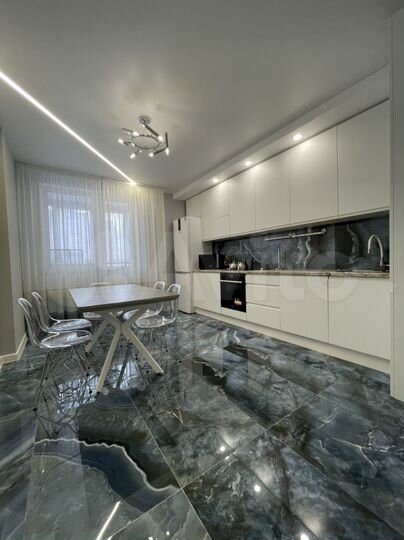 2-к. квартира, 90 м², 2/9 эт.