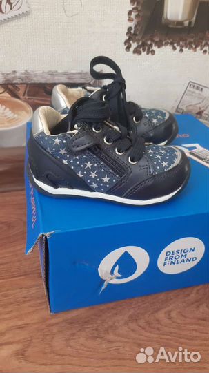 Кроссовки детские