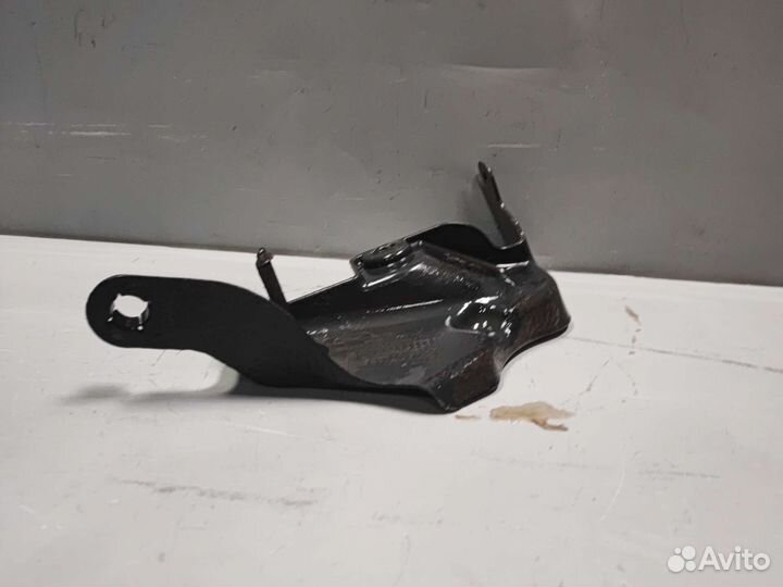 Брызговик задней балки правый Ford EcoSport