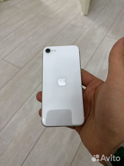 iPhone SE (2020), 64 ГБ