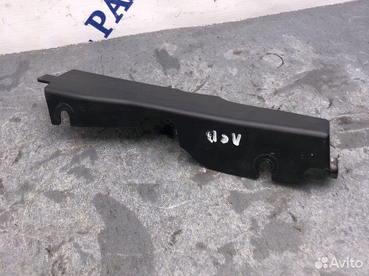 Левая заглушка крыла ravon r4