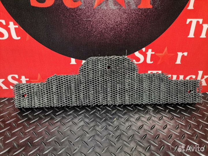 Брызговик передний Volvo FH