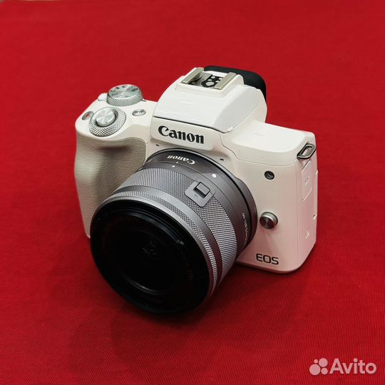 Canon m50 kit 15-45mm белый