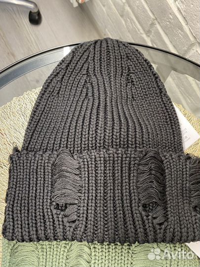 Шапка женская рваная бини распустившаяся