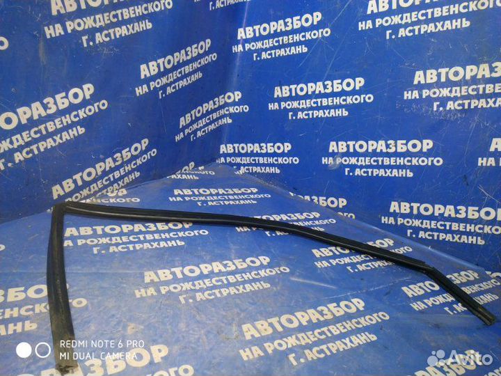 Уплотнитель стекла двери Ваз Лада Приора купе