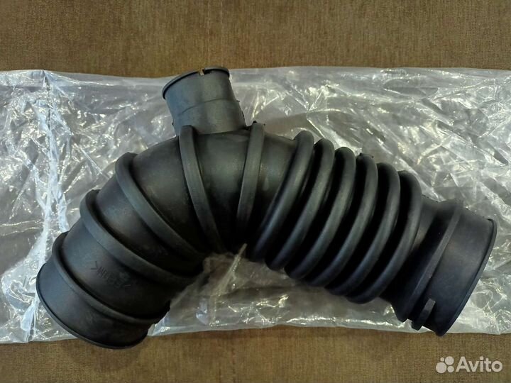 Новый Патрубок воздушного фильтра гофра Outlander