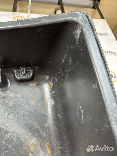 Ниша запасного колеса Audi 100 C4 1993