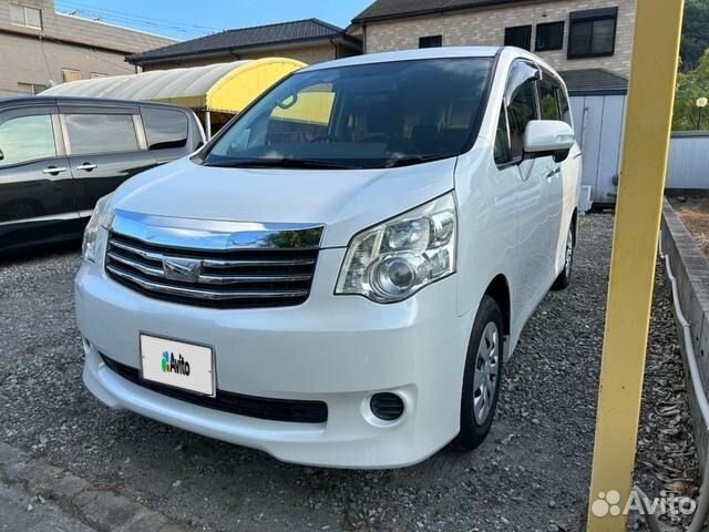 Toyota Noah 2.0 AT, 2012, 87 937 км