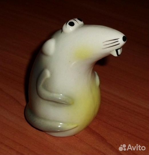Фарфоровая статуэтка Крыса мышь высота 10 см СССР