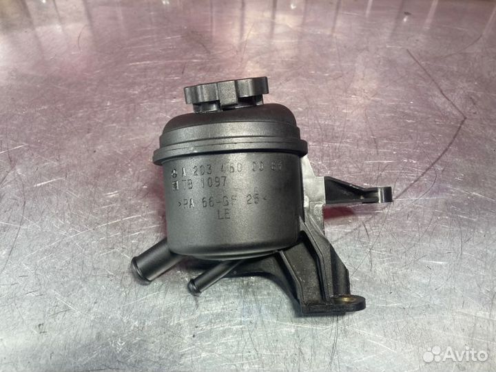 Бачок гидроусилителя Mercedes C-Class W203 OM646