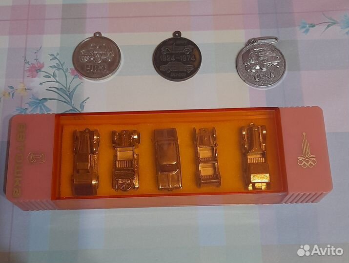 Машинки коллекционные 