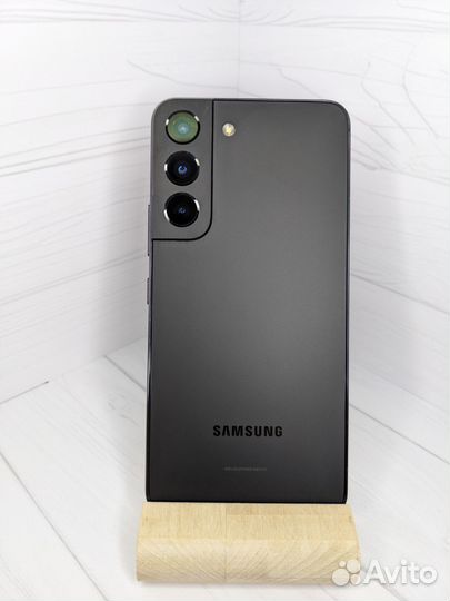 Samsung galaxy s22 128 (Snapdragon 8 Gen 1 )