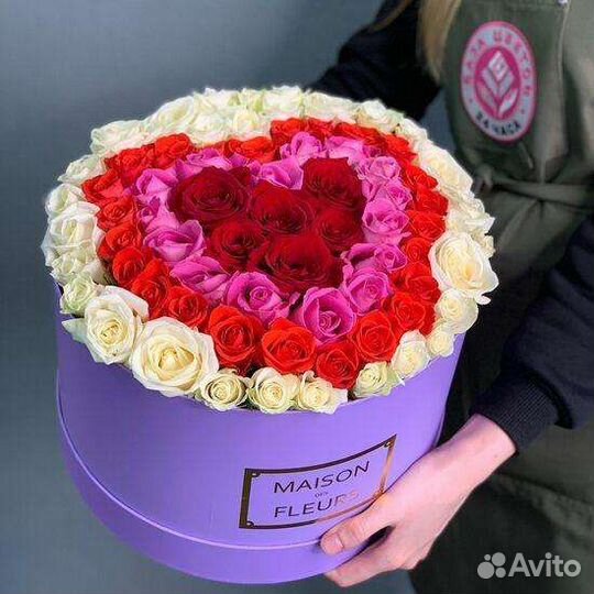 Розы в шляпной коробке