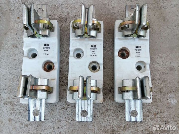 Держатель плавки предохранителей