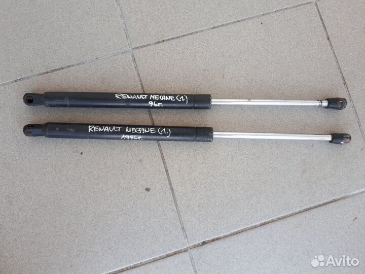 Renault Megane.Рено Меган.Аммортизатор багажника