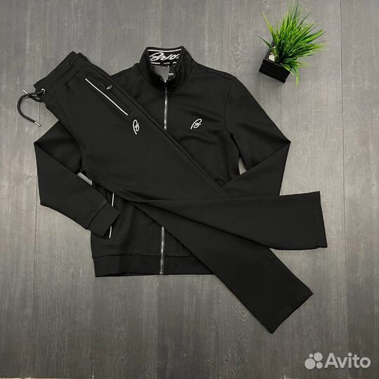 Спортивный костюм