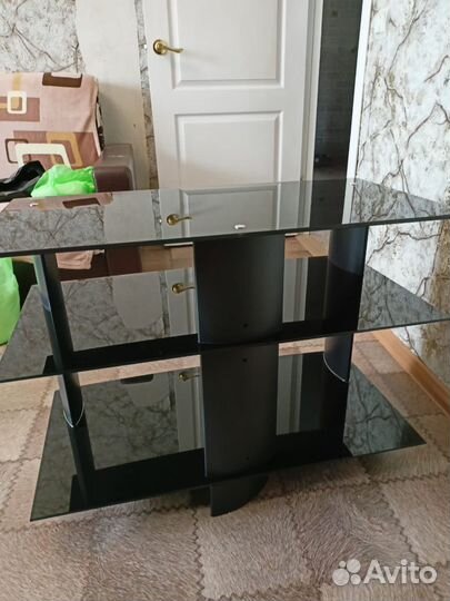 Стеклянная тумба под тв