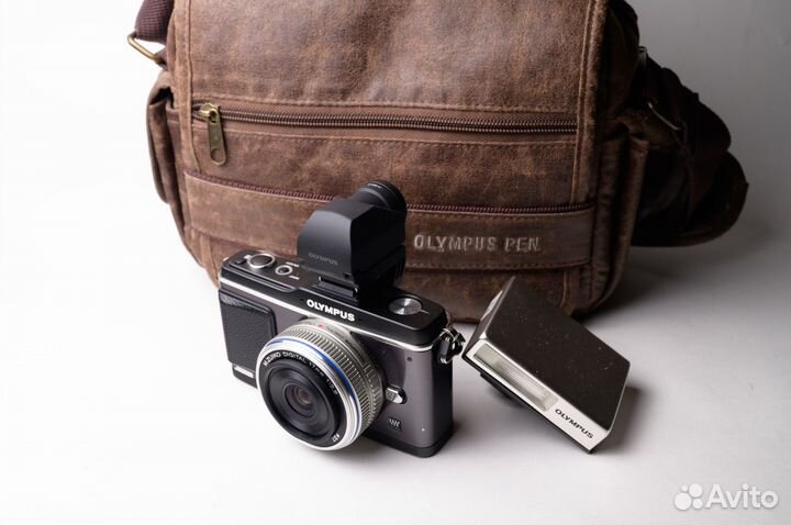 Olympus PEN E P2 + 17mm 2.8+VF-2+FL-14