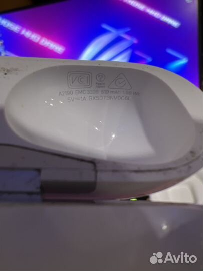 Продаю эирподс про оригинал но без провода