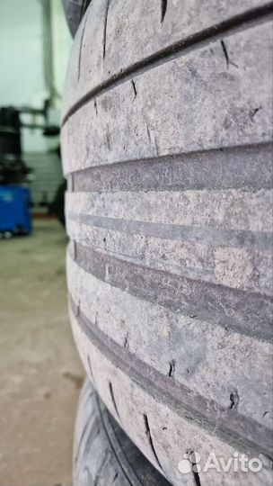 Pirelli P Zero PZ4 275/40 R20 и 315/35 R20 110W