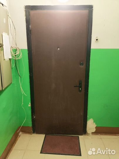Дверь входная металлическая,с коробкой и замками
