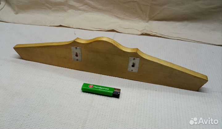 Деревянная вешалка