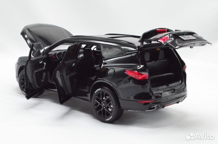 1/18 Chevrolet Blazer RS Black 2020 Dealer Edition