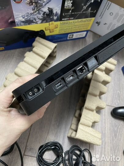 Ps4 slim 1Tb плюс игры