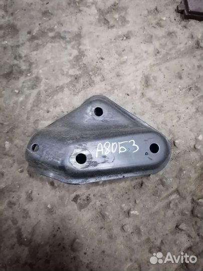 Кронштейн двигателя Audi 80 b3