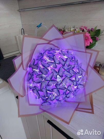 Букет из бабочек светящийся