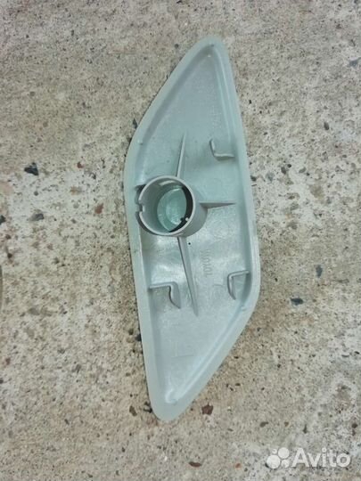 Крышка омывателя фар левая Королла 150