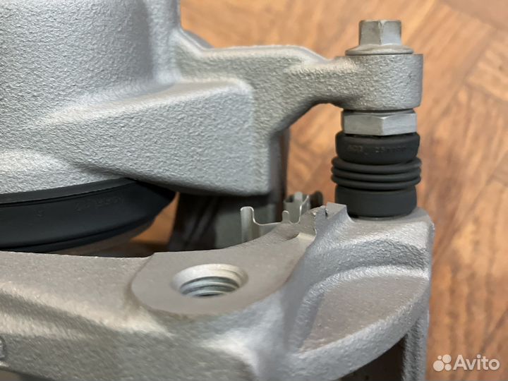 Суппорт тормозной Передний правый opel astra j