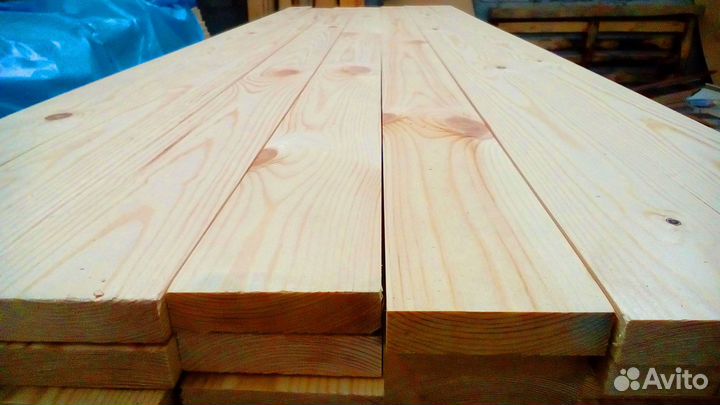 Строганая доска лиственница для строительных работ