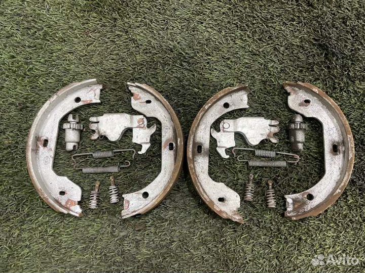 Колодки стояночного тормоза Bmw X5 E53 M54B30 2003