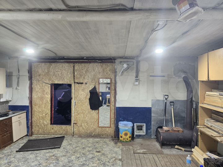 Гараж, > 30 м²