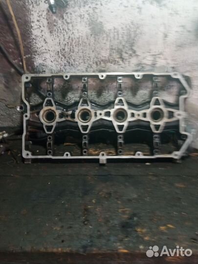 Крышка распредвалов ваз 2112120 и распредвалы