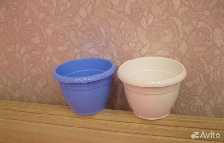 Горшочки белые и голубые глянцевые 0,45литра