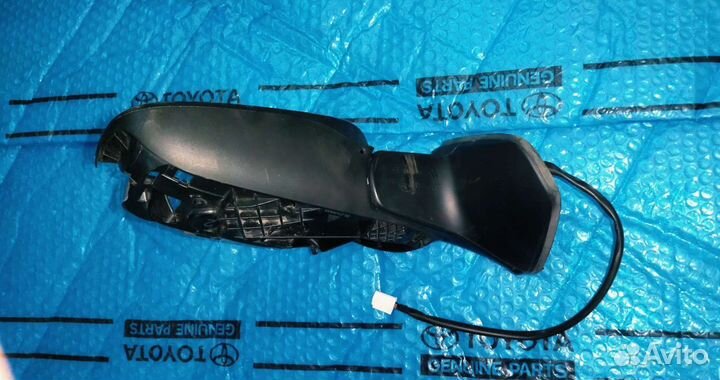 Тойота Аурис Корпус зеркала левый 2006-2008