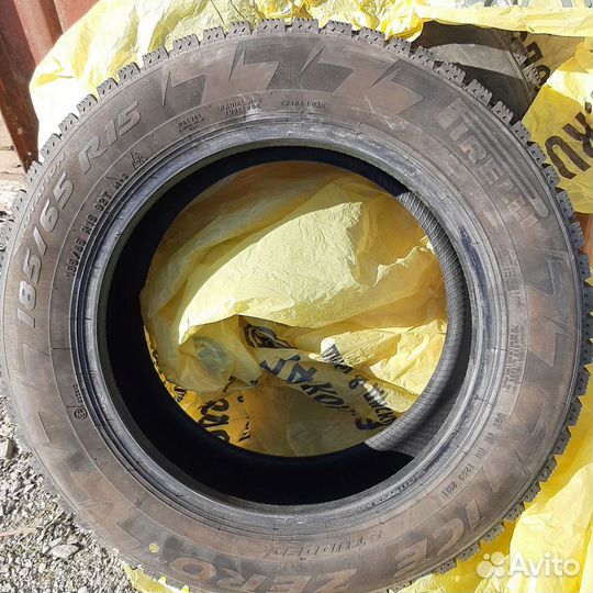 Pirelli Ice Zero 185/65 R15 T