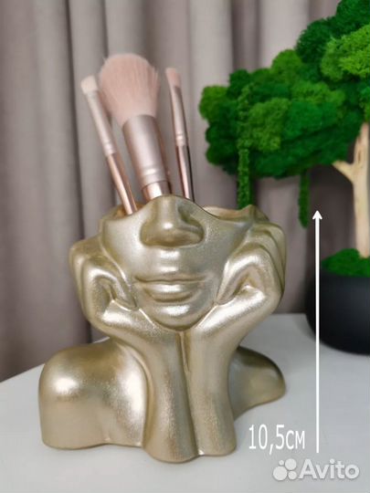 Мечтательница, подсвечник