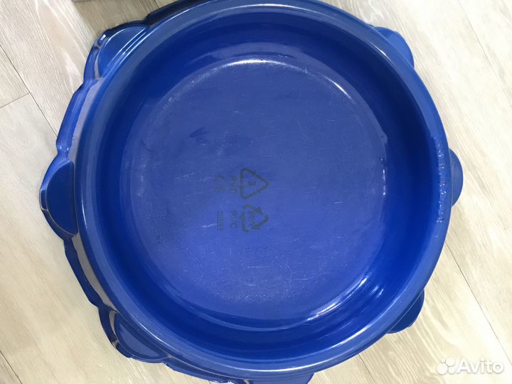 Арена и волчок с магнитной пусковой установкой